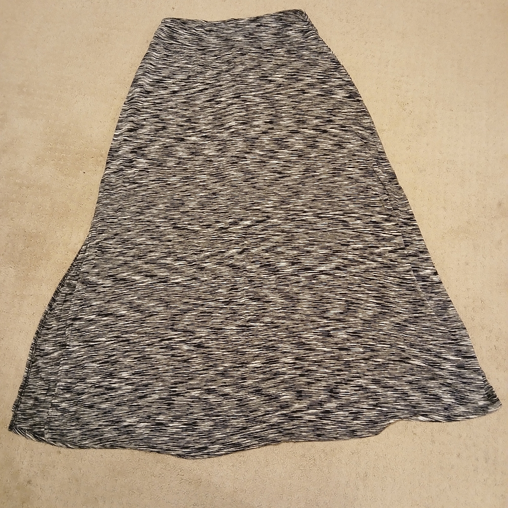 Women's Merona Maxi skirt size medium black and white
